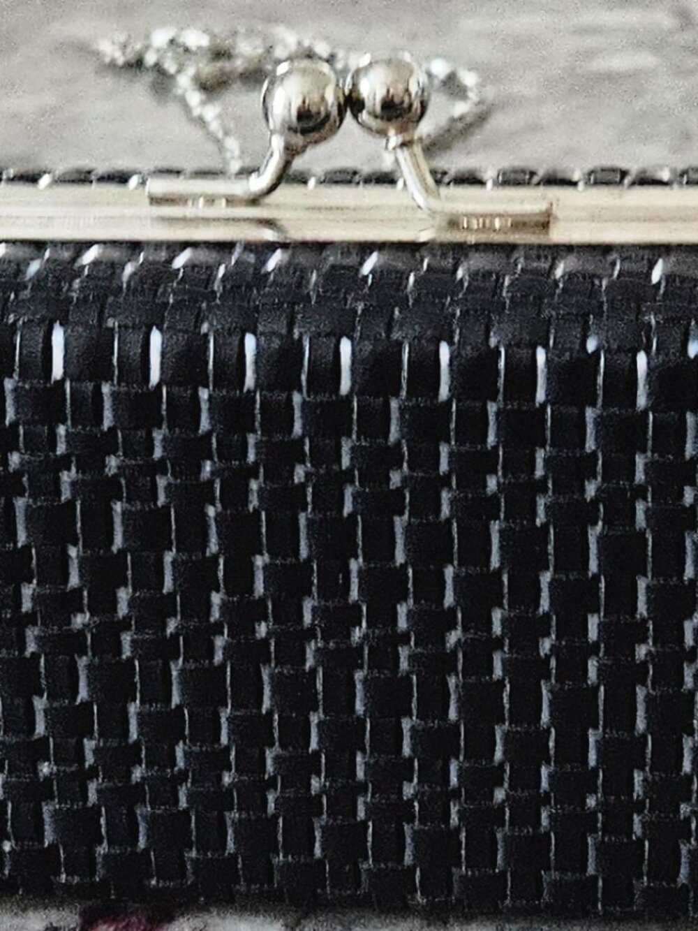 Vintage Black Woven Kiss Lock Clutch - Retro Mini Evening Bag W/ Chain Strap - Picture 7 of 12